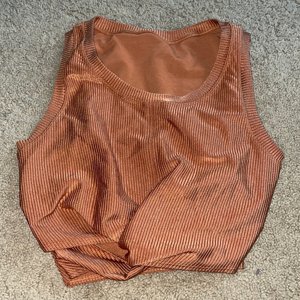 Arie offline crop top, Size M, Good condition